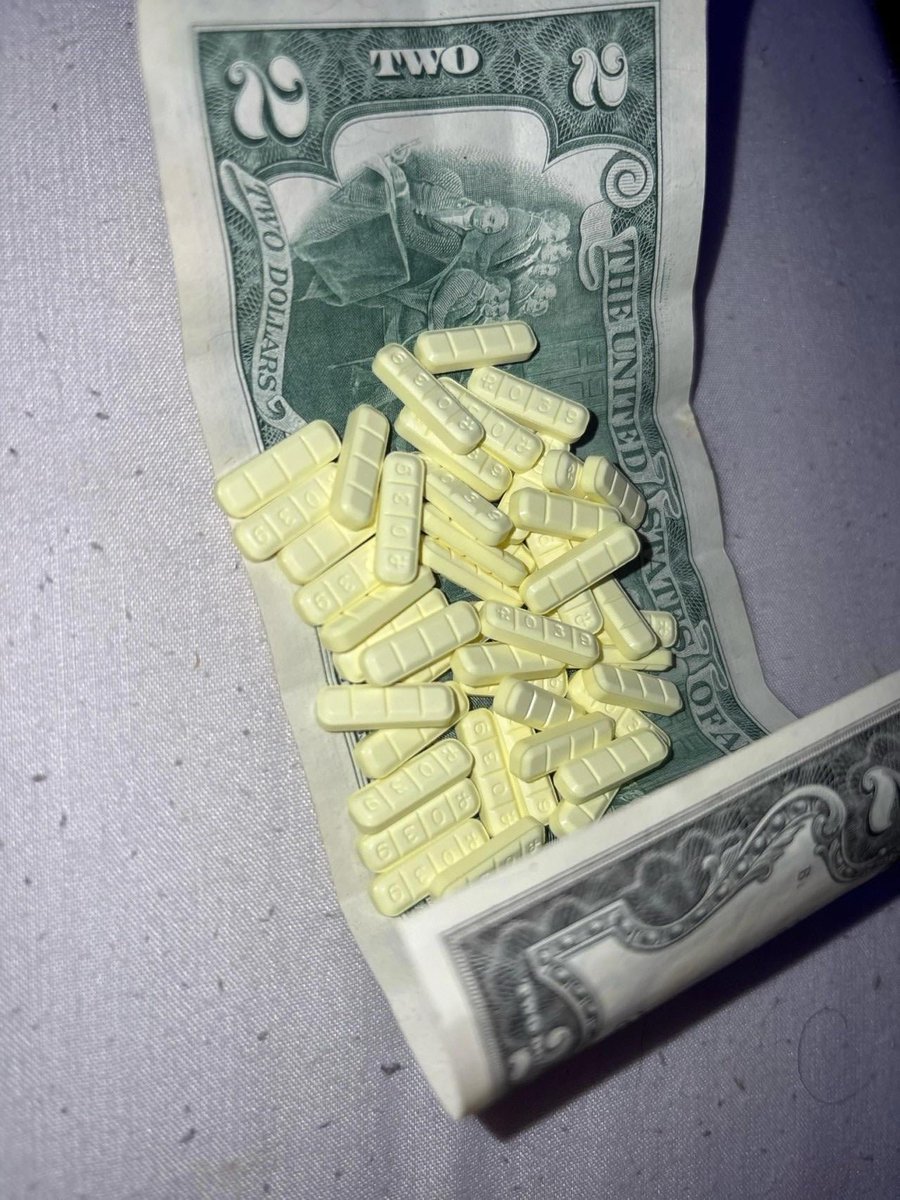 may80297604's tweet photo. Wholesale prices to all whether you are reselling or not. Come get more details in my DM https://t.co/IBPk6rPKcm