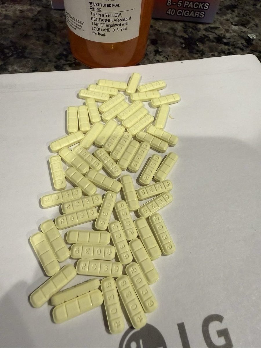 Cqthriii's tweet photo. Script school buses xanax bars 
#drugtwt #xanax #xanaxtwt https://t.co/QLu7LBBIhB