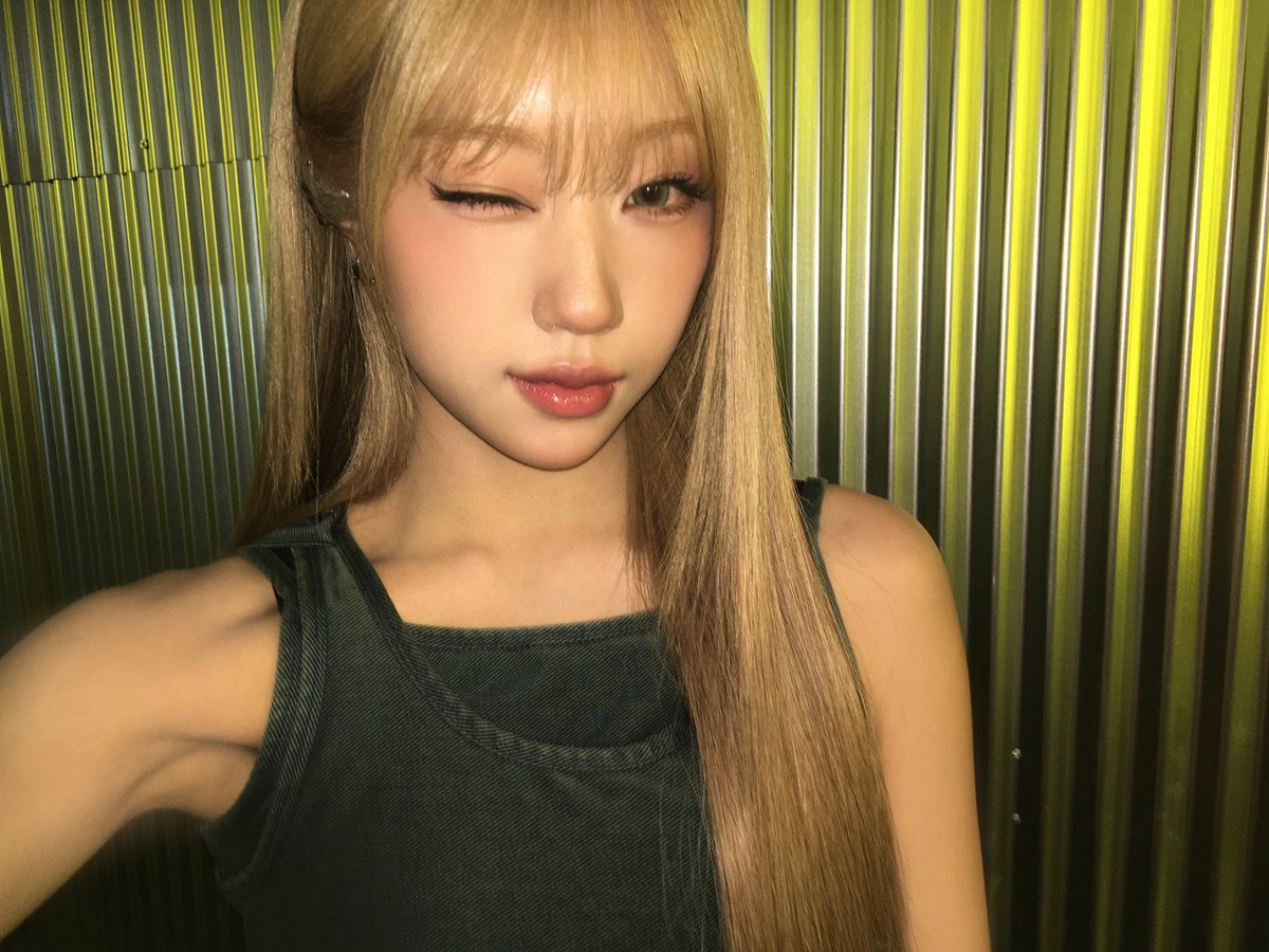 iznaplusit's tweet photo. ✉️ Naya hai ricevuto un messaggio da 🐆

#izna #이즈나 https://t.co/pSp2HvwniX