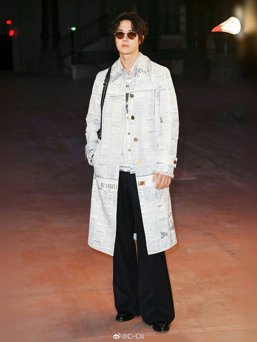 WYB_T_RS's tweet photo. ท่านชายเสด็จแล้ววว

WANG YIBO CHANELShowSS27
#WangYiboPFWSS27xCHANEL https://t.co/kEjy6kPJUV