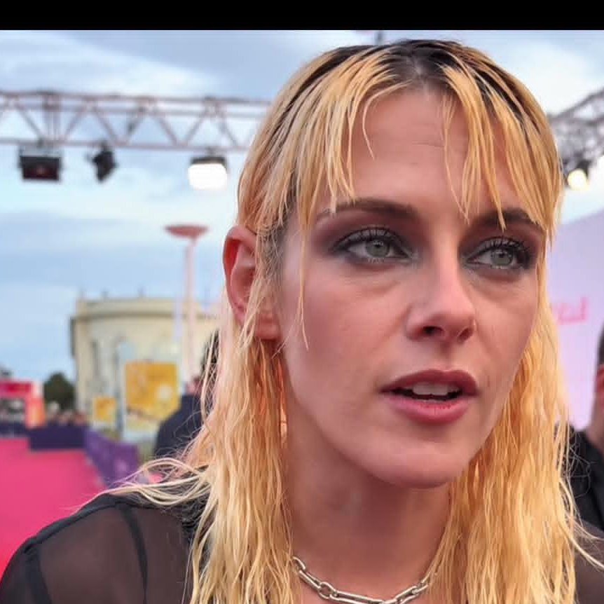 Evelyn001d's tweet photo. She might be leaving America: Actress Kristen Stewart says Trump’s policies are “basically forcing” her to consider leaving the country.

She’s been outspoken about her opposition to Trump and says the current political direction is affecting whether she wants to stay in the U.S. https://t.co/e2reQSpqYT