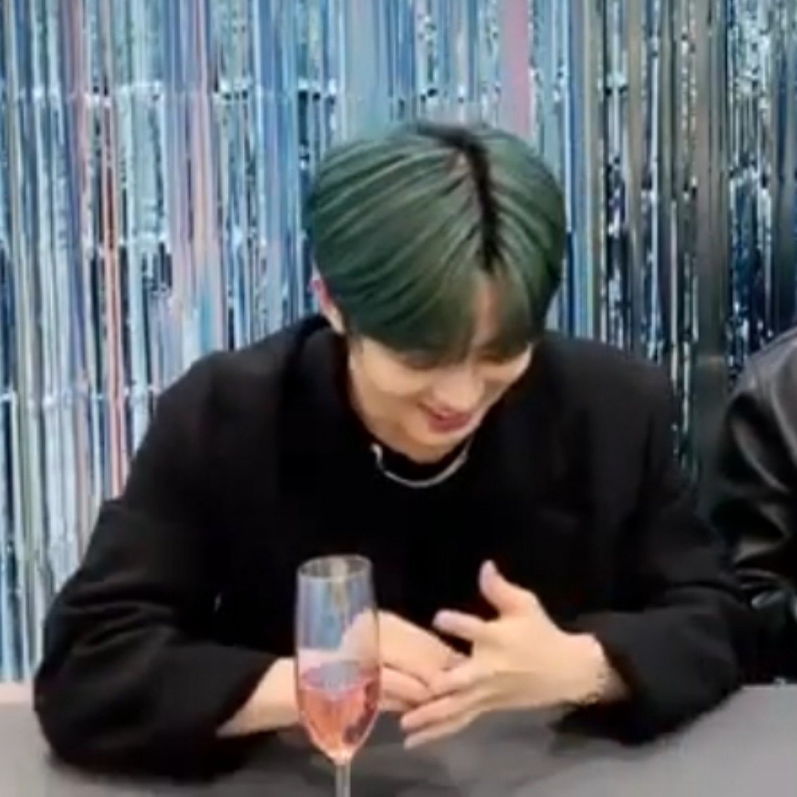 pumpursneakers's tweet photo. naturally funny sejak dini ancis

him: cincin gue bagus kan?
also him: oh cincin muni dibeliin mmhnya? * feeling defeated and nyopot cincinnya * https://t.co/yA1CDw61u7