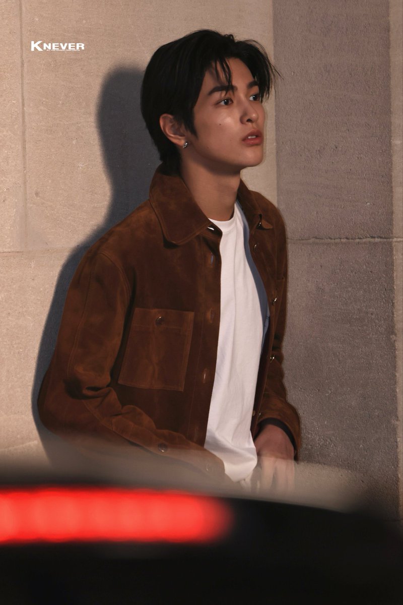 keonmar52's tweet photo. @lvahnkeonho @CHANEL KEONHO and CHANEL create an effortlessly sophisticated image

KEONHO AT CHANEL PFW

#KEONHOxCHANELSS27
#CHANELSpringSummer
#KEONHO @CHANEL @cortis_bighit https://t.co/HFaNXKSW5o
