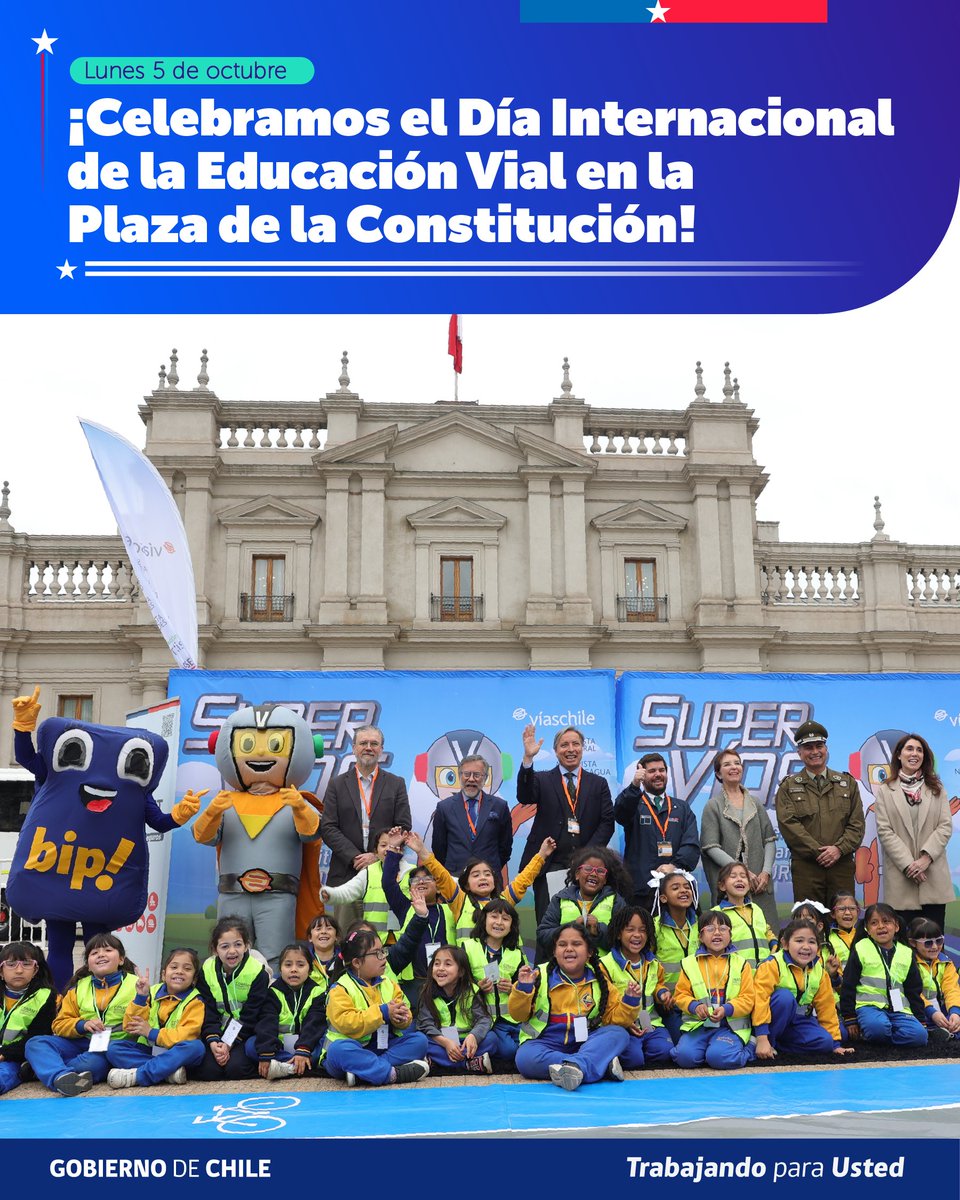 Subtrans's tweet photo. ¡Educamos hoy para movernos seguros mañana! 🚦✨

En el marco del Día Internacional de la Educación Vial, nos reunimos en la Plaza de la Constitución para reforzar nuestro compromiso con la movilidad segura en todo Chile. https://t.co/6pllLEyNZU