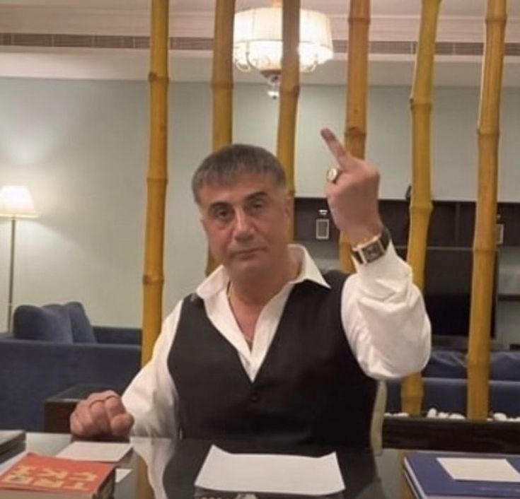 Zip_Haber's tweet photo. TikTok’ta açtığı canlı yayınlarda Sedat Peker ve ailesine hakaretlerde bulunan M.A.S.’ın, Muğla'DA silahlı saldırıya uğradığı öğrenildi. https://t.co/5UUpKP2FNq