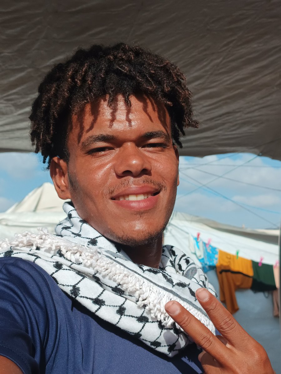 SALEHIDRES2004's tweet photo. "Black skin, Palestinian pride: we have a heart for love, a soul for life, and every right to live in freedom." 🕊️🇵🇸🖤🌿 https://t.co/ADMducrRRS https://t.co/dR04WJHu2f