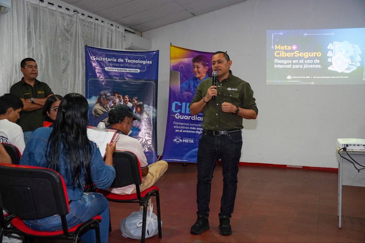 GobMeta's tweet photo. 📱🛡️ La seguridad digital también se construye en familia. En la I.E. Manuela Beltrán compartimos con padres de familia una jornada de Ciberguardianes, brindando herramientas para identificar riesgos en internet, proteger la información personal y navegar de manera segura. 💻✅ https://t.co/S0flM3c7jV