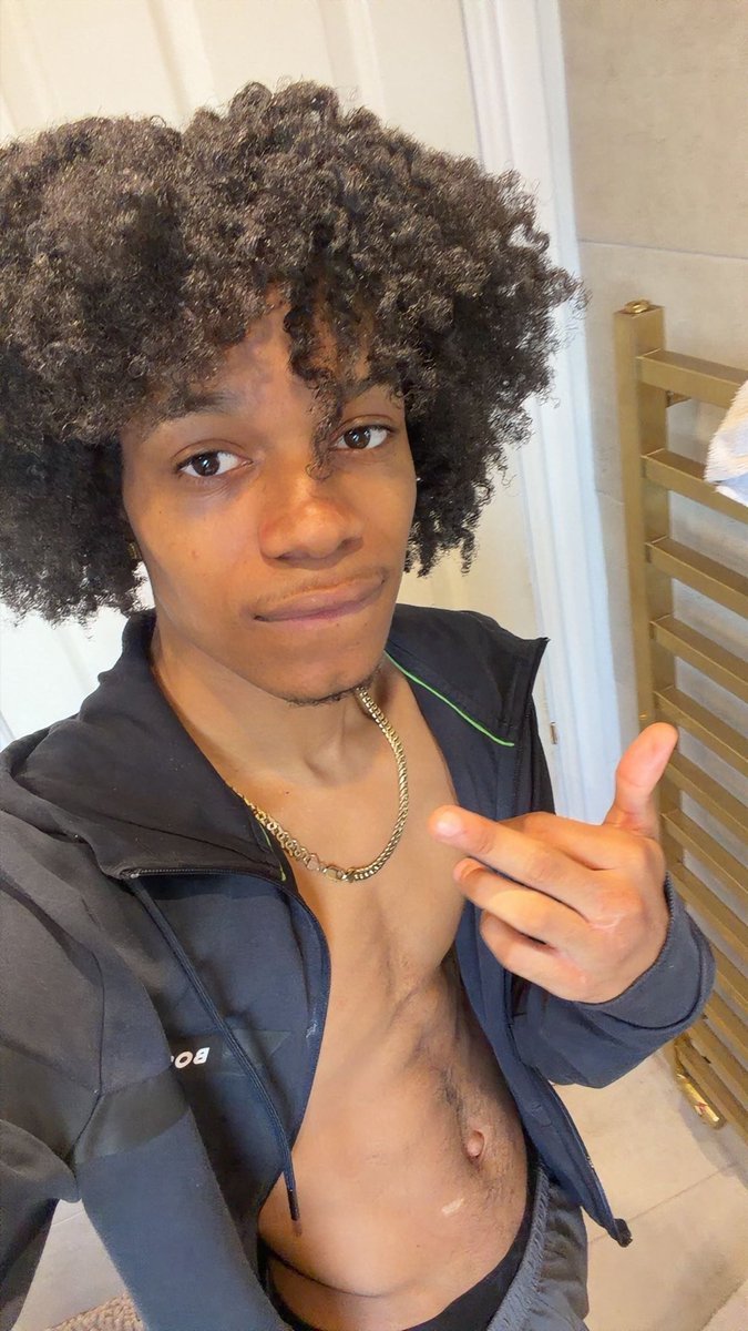 T0dse's tweet photo. errr my hair was movin 🤢 this day 🤦🏽
i need some nfs comment to be moots 🤙🏽💛
#lightskin #dmv #atl #boy #nfs #curlyhead #moots https://t.co/Y6C5lyObUU