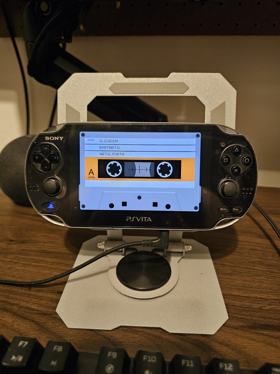 MarmottaLucas's tweet photo. Testing psvitaman
Working really fine here on 1101.
Loved the album selection screen cover arts working and the new cassette colors.

Just wondering if there's a way to blackout the screen without stopping the music https://t.co/wAp9aiLGBA