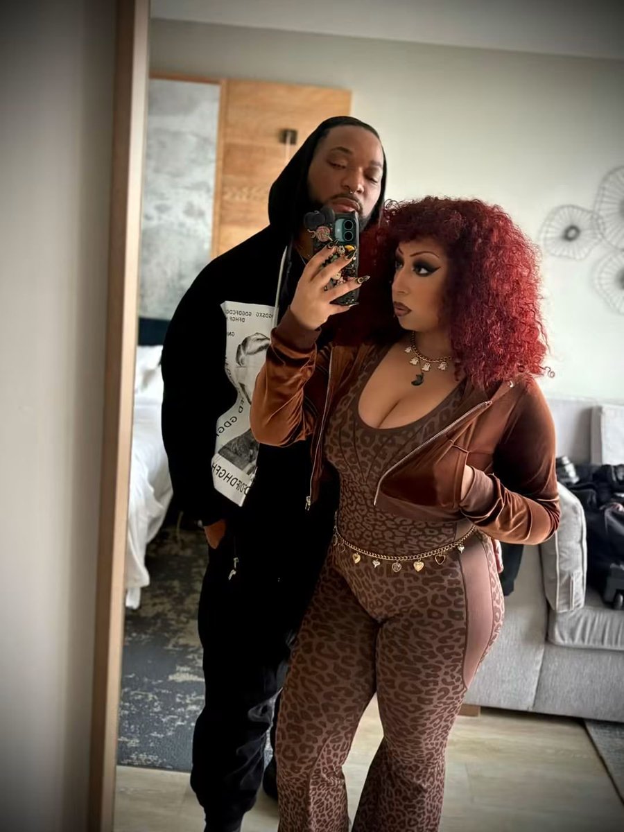 altBLXCK's tweet photo. Us 🖤 https://t.co/qB4ucvOdXE