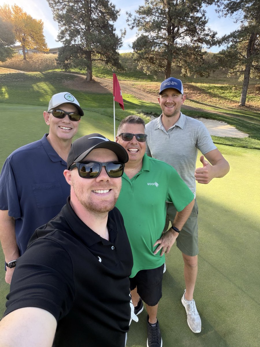 stoutman1005's tweet photo. I got some golf in today for my birthday. Good bunch of guys! #palouseridge #golf #pullman #gocougs https://t.co/JBRAxIoCTs