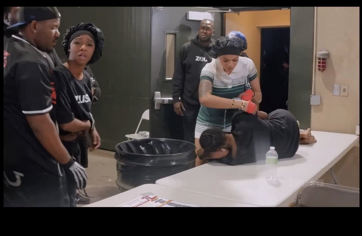 Edible_EG's tweet photo. @se7enzzzzz Was she mugging here? https://t.co/ReFIOWp6Pi