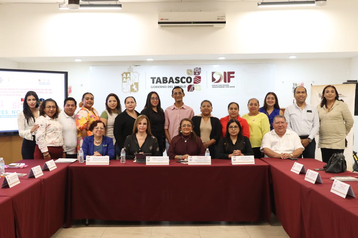 SIPINNA_MX's tweet photo. Se llevó a cabo la Sesión Extraordinaria de la Comisión de Secretarías Ejecutivas de Protección Integral de los Sistemas Estatal y de los Municipios de Tabasco.

Durante la sesión se presentó la Estrategia Nacional “Niñas Sí, Madres No”, que busca fortalecer las acciones para la prevención y erradicación del embarazo infantil forzado, así como garantizar que niñas y adolescentes puedan ejercer plenamente sus derechos. 👧👩‍🦰

#NiñasSíMadresNo #SomosSIPINNA #SIPINNA #Tabasco