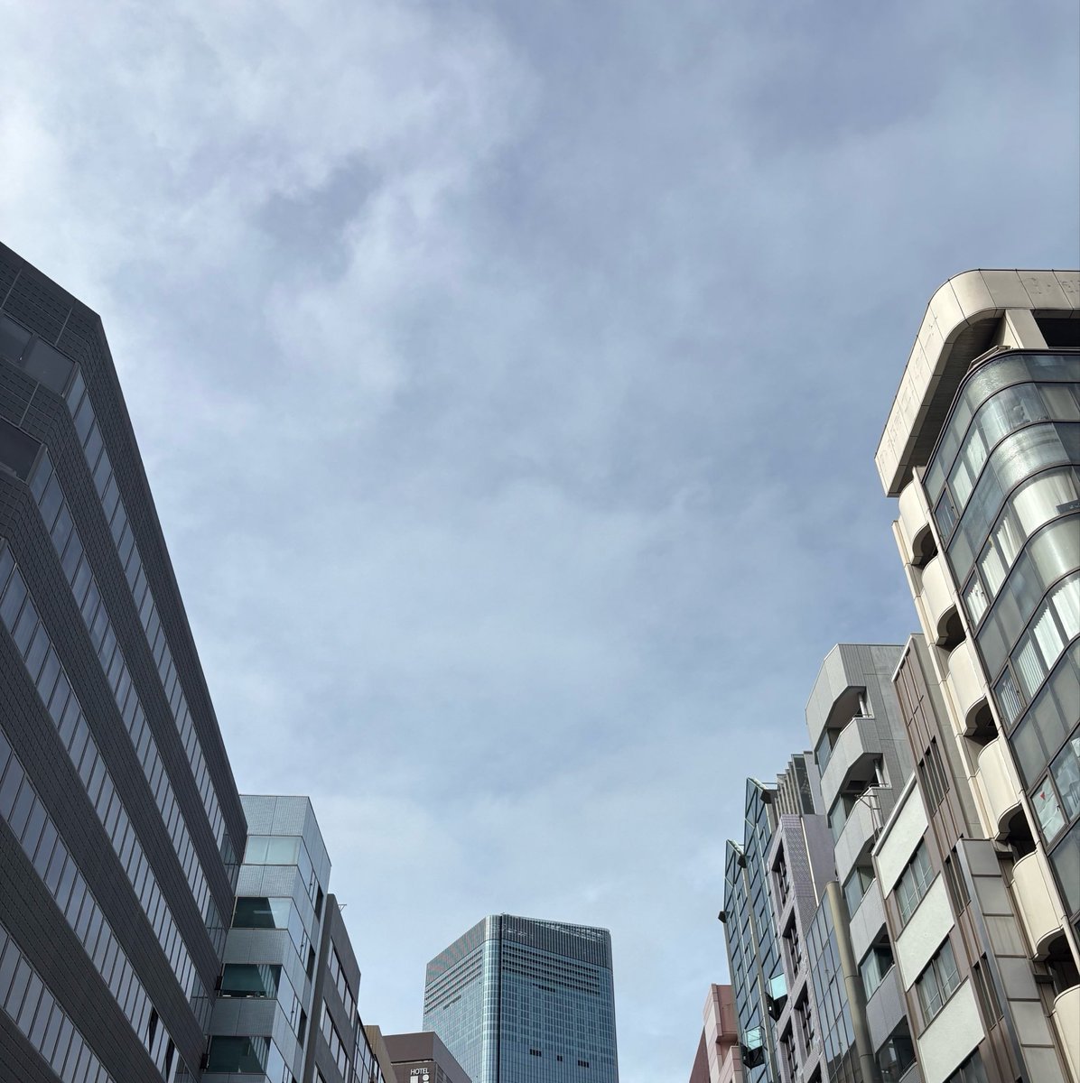 pita_masui's tweet photo. おはようございます。

晴天の東京日本橋。
皆様も良い一日をお過ごしください☆

#企業公式が毎朝地元の天気を言い合う
#福祉用具 https://t.co/0N4DV8acFs
