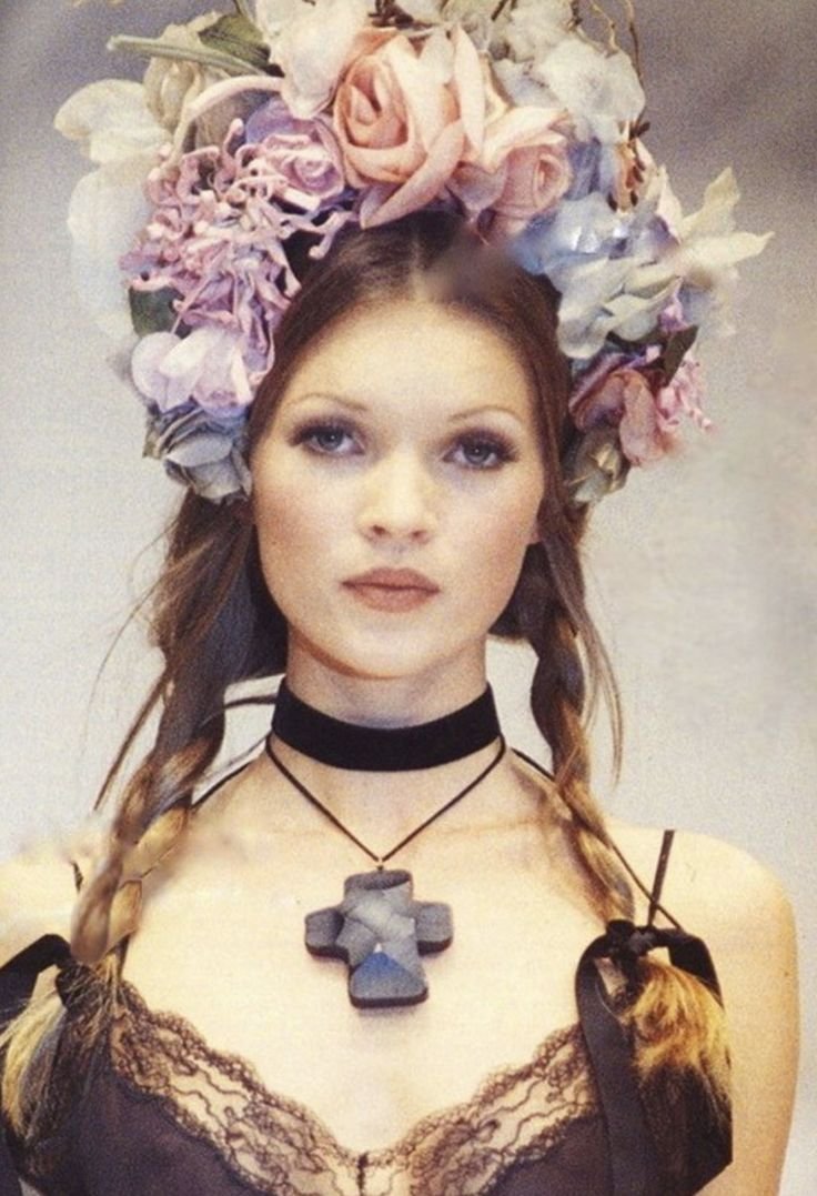 sparrklequeen's tweet photo. Kate Moss for blumarine ss 1993 https://t.co/zz9iSW2RWR