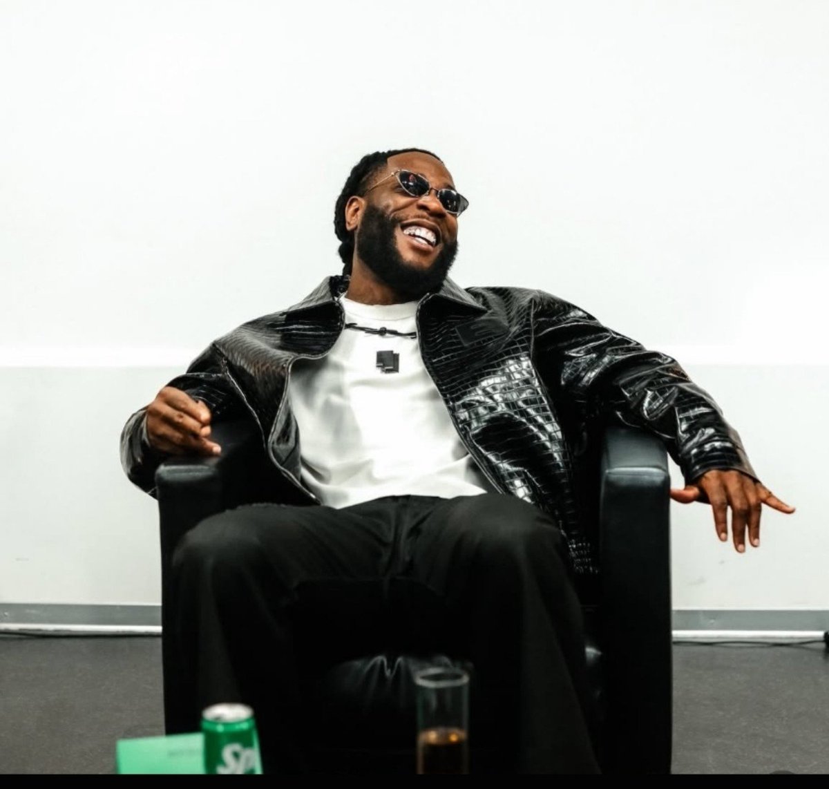 officalkennygee's tweet photo. Burna Boy decided to take a break this year still he had moments and he will eventually end up in the top 3 most streamed African artist for the year. 

• World Cup Opener & Halftime Final Show

• NFL in France Halftime Show in France

• Spotify highest monthly listeners milestone 

• Most days spent on #1 Spotify global chart (37 days) this year. 

• Billboard Global Exclusive #1 milestone 

• Billboard Global 200 #1 milestone 

• Billboard Hot 100 entries (2) 

• Apple Music Hall London Show.

All these happened without releasing an album or a solo single track and by so doing it puts an end to “Burna Boy won’t be relevant in a calendar year without releasing an album or embarking on tour” 

Ladies & Gentlemen, please put a respect on Damini Ogulu’s name, the most consistent African artist for the past 10 years.

More is still coming tho so many achievements