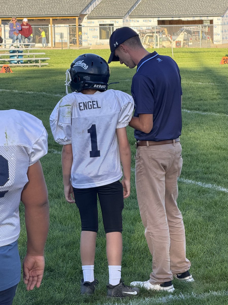 troy_lurz's tweet photo. JH Football battled Wakefield today. The coaches and players showed true Panthers grit to the very end. Great effort gentlemen. We are getting better and they were having fun. #TrueGrit,#NoQuit,#MyBRstory https://t.co/lRnpacrQ1G
