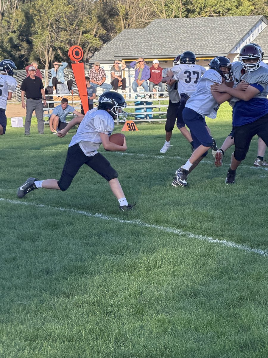 troy_lurz's tweet photo. JH Football battled Wakefield today. The coaches and players showed true Panthers grit to the very end. Great effort gentlemen. We are getting better and they were having fun. #TrueGrit,#NoQuit,#MyBRstory https://t.co/lRnpacrQ1G