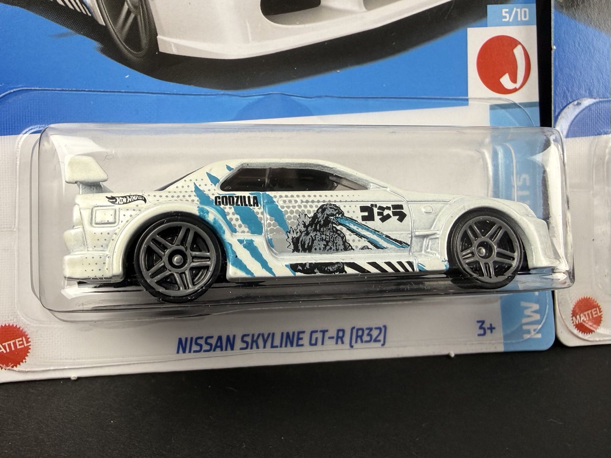 KaijuGT's tweet photo. And then the set was complete!

One of the best Skyline sets that never was—but is.

While the mainlines aren’t particularly rare by any means, to me personally, this “set” is one of the highlights of my collection, and I feel very proud of it.

#godzilla #nissanskyline #r32 #r33 #r34