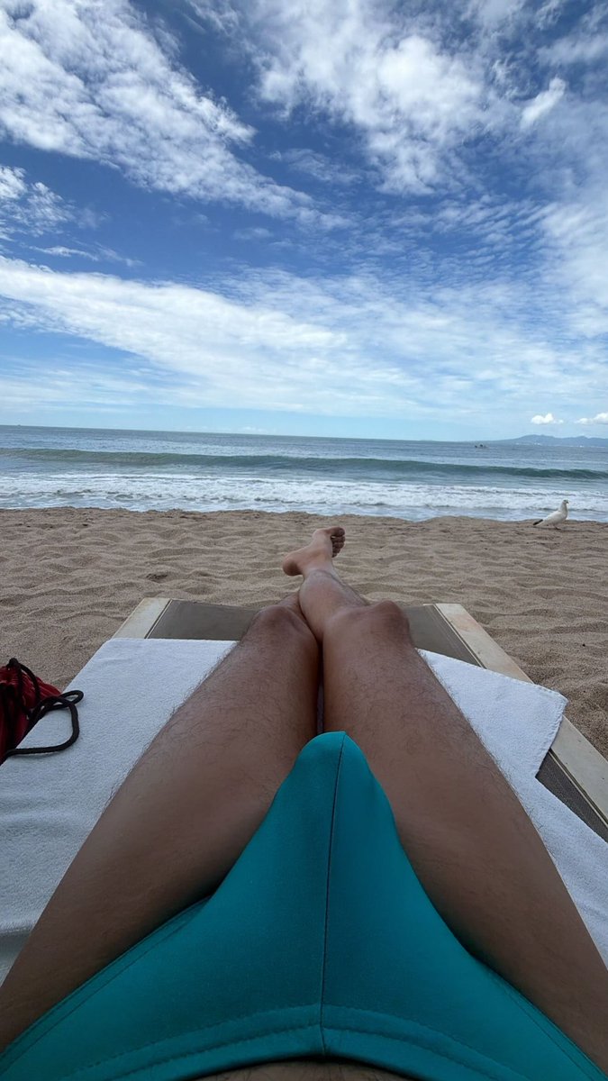 angelitlatin's tweet photo. Relaxing https://t.co/9kaWiLhd7r