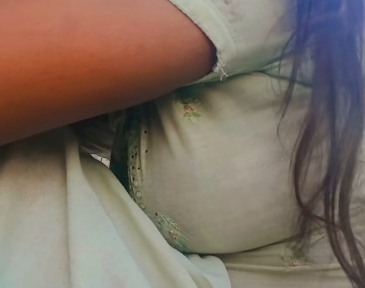 boultboy30's tweet photo. This kind of side view 🥭 is more horny than nude pic 🤤 

#sideboobs #tempting #sideview #hotmelons https://t.co/j0EBhaaK3T