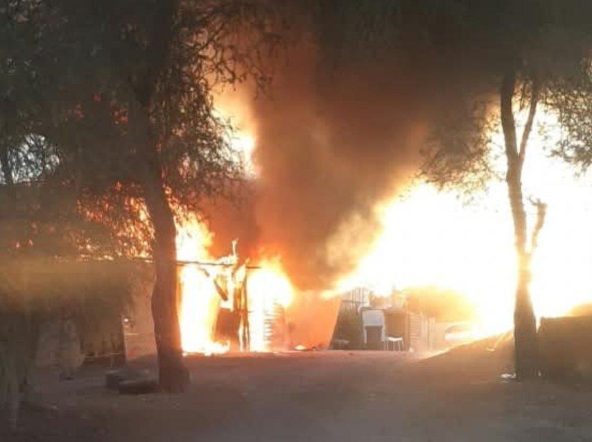 jorgesolimano's tweet photo. #iquique incendio en La Tirana en Marco Castro con Circunvalación 
🚒Avanza 
Villa javier 
0-4 fuego en casa habitación
Latirana https://t.co/MUioZvvWvz