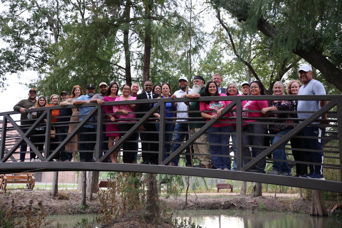 ChannelviewISD's tweet photo. Welcome CISD’s newest educational asset, the Channelview Outdoor Learning Center! Thank you to the Jacob and Terese Hershey Foundation, the Channelview ISD Education Foundation, and our environmental partners for unlocking a classroom without walls or limits! https://t.co/yjtqN6rsdJ