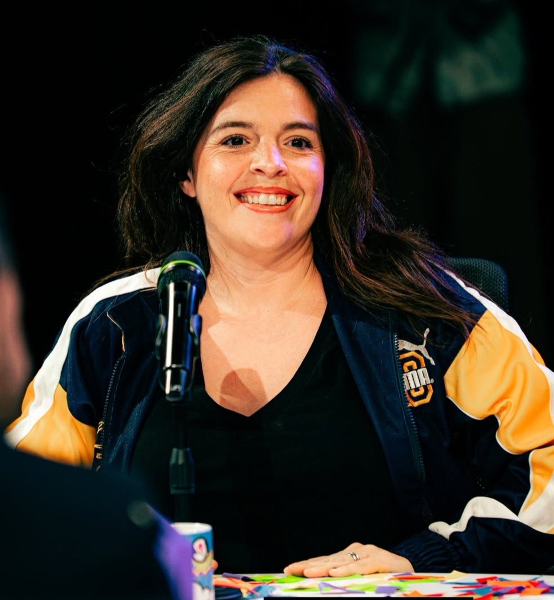 RodrigoNcruz's tweet photo. Dalma con la hermosa campera que Diego usaba para ir a lo de Mauro Viale, se me cayo una lagrima. https://t.co/YbF8kwMrX8