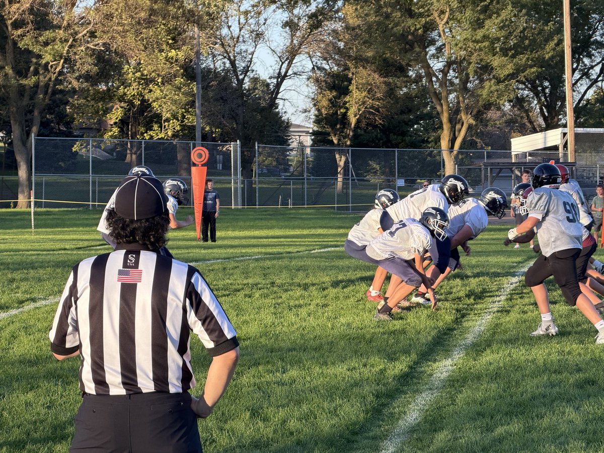 troylurz1's tweet photo. JH Football battled Wakefield today. The coaches and players showed true Panthers grit to the very end. Great effort gentlemen. We are getting better and they were having fun. #TrueGrit,#NoQuit,#MyBRstory https://t.co/pjv5EyHLuP