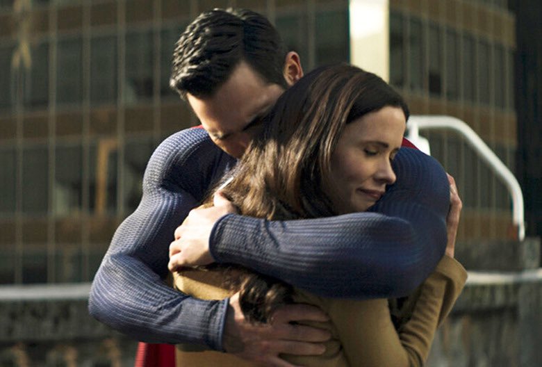 comicaccuracy's tweet photo. There was a show that had Superman flying planet to planet fighting Doomsday (in costume) in the same season where he and his family were dealing with the reality of his wife’s illness. 

If you can’t do both, you aren’t the person for the job. https://t.co/O9wDxn7T7F