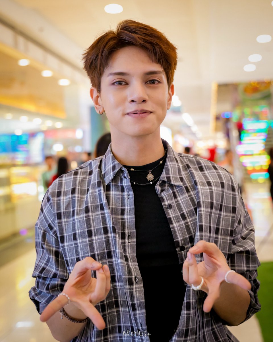 primusplus's tweet photo. 261003 πΈ DAY ONE ELEVEN
FIND THEIR STORIES: PRE-DEBUT
BUSKING SERIES
π SM CITY BATANGAS
DAYONE SM BATANGAS STORIES
#DAYONEFindTheirStories
#DAYONE_Eleven @JoshLabingisa
#DAYONEOfficial @DAYONEOfficial_ https://t.co/9YUGREqRt1