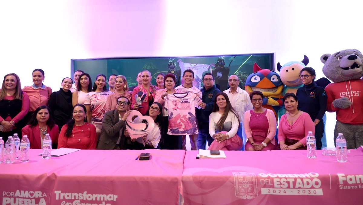 BetyManrique's tweet photo. 💗 En el marco del #MesRosa, tuve la oportunidad de participar en la conferencia “Pasarela Rosa” en el Acuario Michin, junto a mis compañeras legisladoras.

Hoy, hablar de prevención, detección oportuna y acompañamiento tiene para mí un significado muy especial. https://t.co/X1hZ77ifi2
