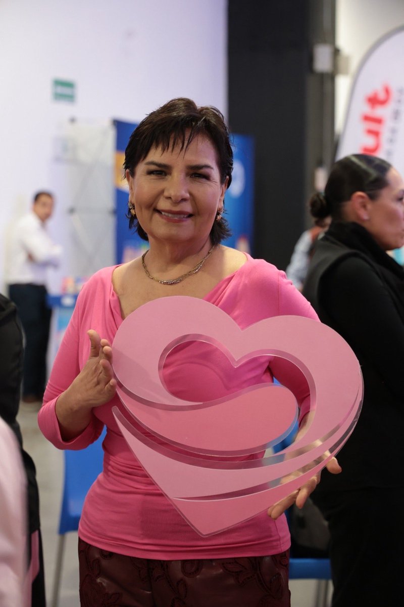 BetyManrique's tweet photo. 💗 En el marco del #MesRosa, tuve la oportunidad de participar en la conferencia “Pasarela Rosa” en el Acuario Michin, junto a mis compañeras legisladoras.

Hoy, hablar de prevención, detección oportuna y acompañamiento tiene para mí un significado muy especial. https://t.co/X1hZ77ifi2