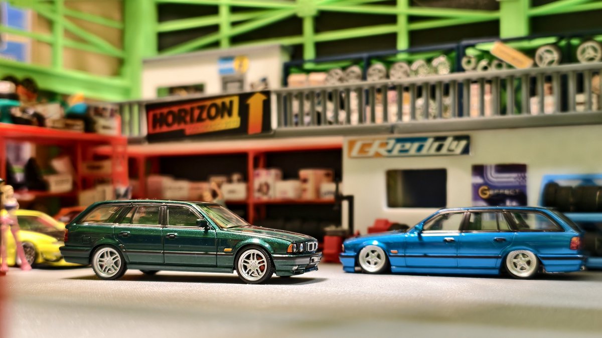 Giga_Penguin's tweet photo. Mortal BMW E34 Touring 🤗 

Also from the bargain shelf of TASMY 😅

This is the "normal" version, same engine details, same casting but bigger and rolling wheels 👍

I much prefer the green here compared to the blue on the slammed car. 

#164scale #164diecast #bmw #e34 https://t.co/hAjwACj1k6