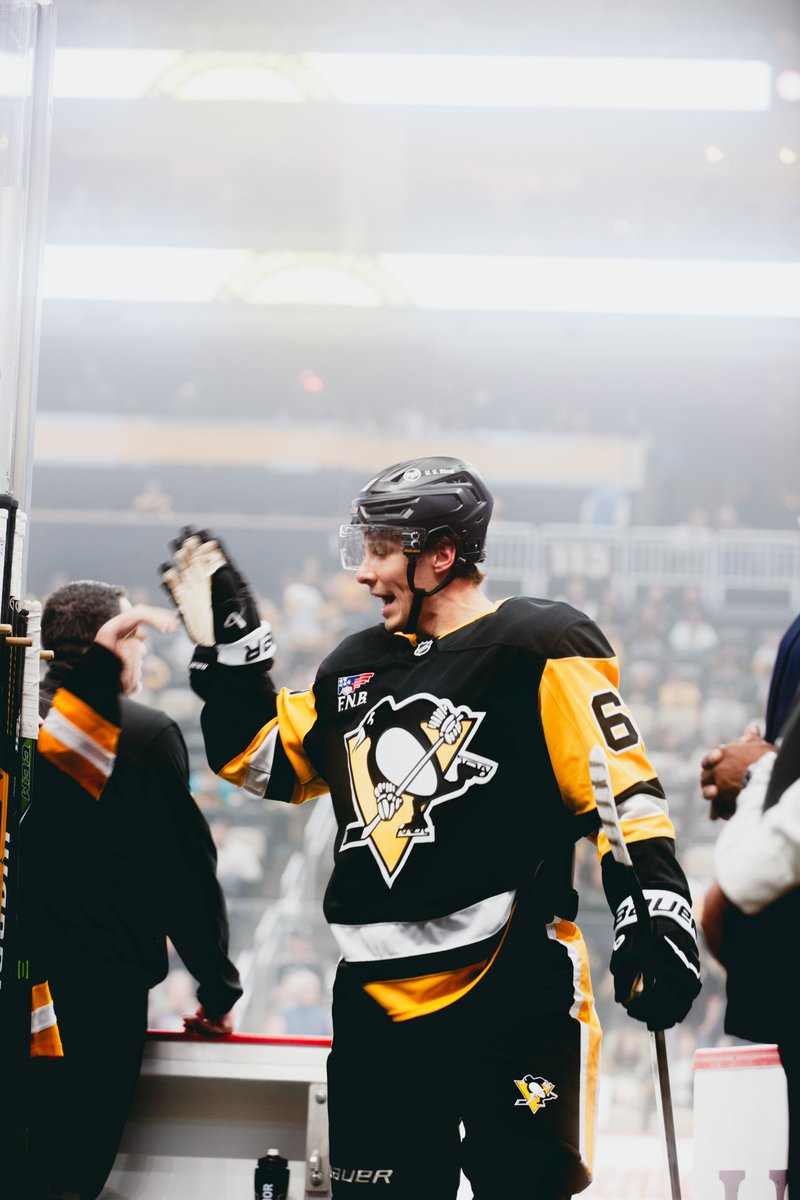 penguins's tweet photo. 🐧 vs. ✈️ starts now.

Tune in with @SNPittsburgh! https://t.co/wFcAsdK9Ew