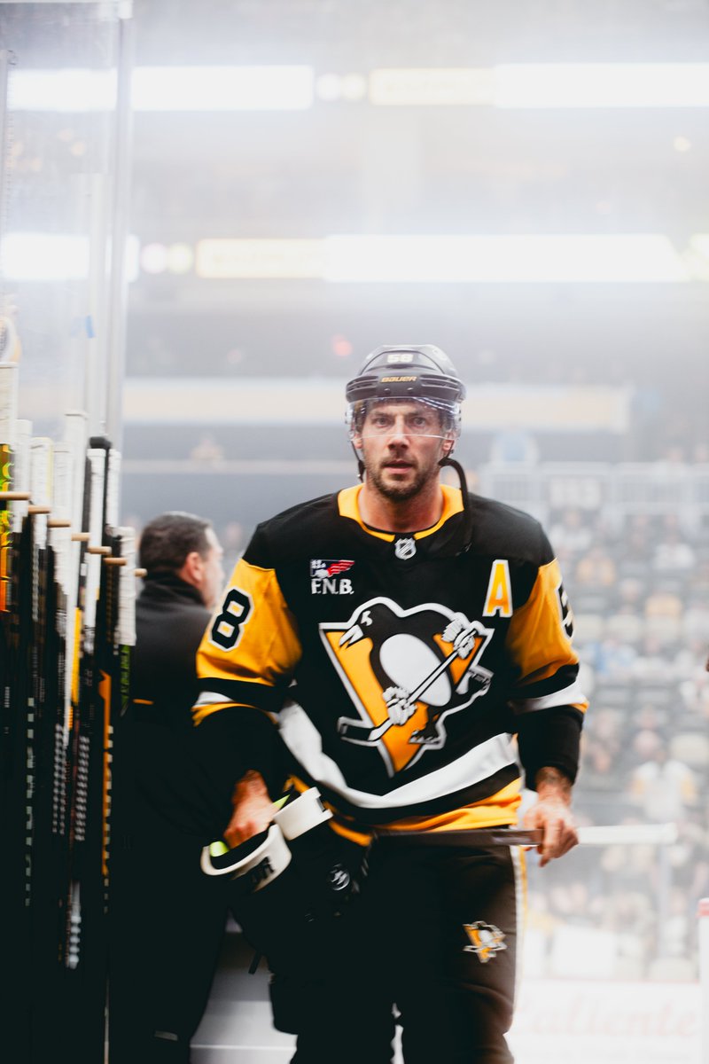 penguins's tweet photo. 🐧 vs. ✈️ starts now.

Tune in with @SNPittsburgh! https://t.co/wFcAsdK9Ew