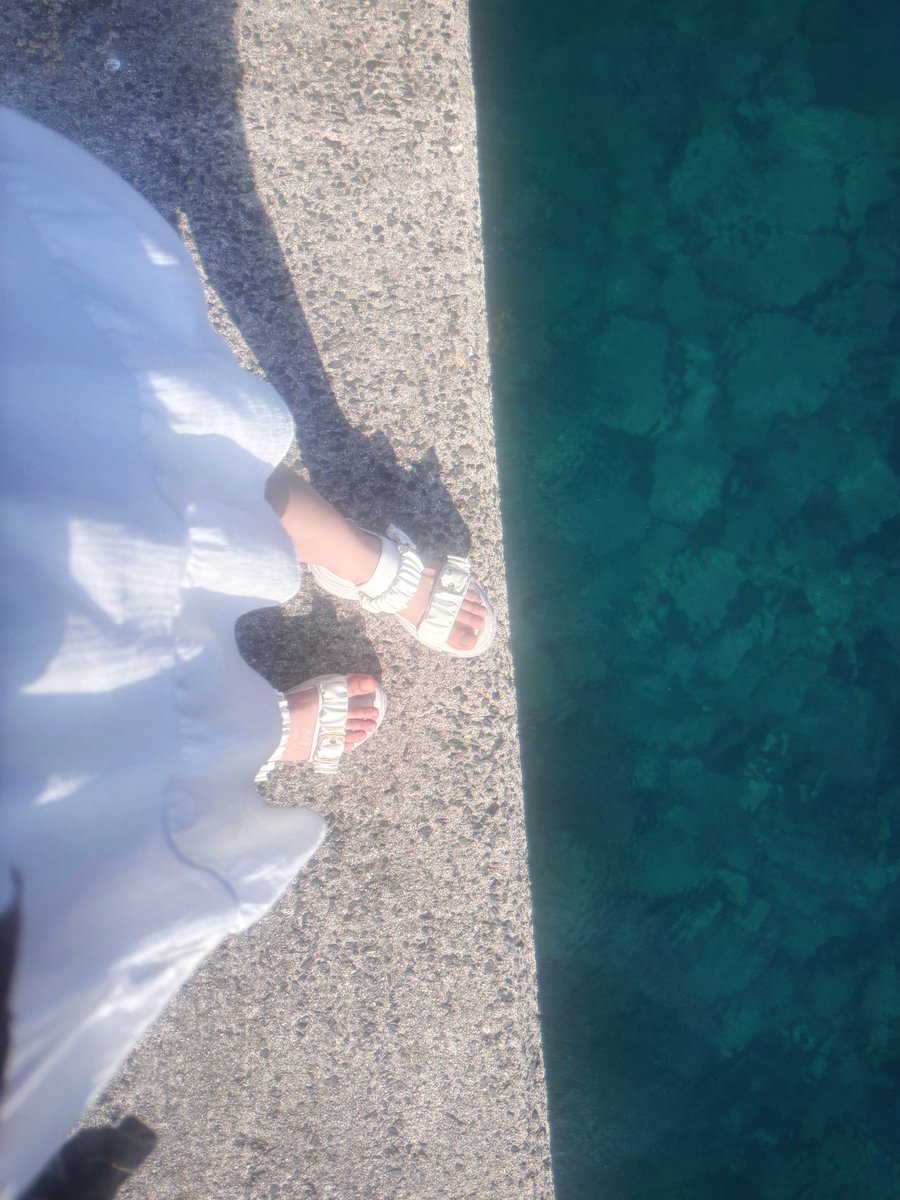 IceJiggly's tweet photo. Yofu Runo: (1/3)
(Pic 1)
🎐

The end of summer

# Tsubaki Factory
# Yofu Runo
# H!P
# Summer
# Kyoto
(Pic 2)

My mother’s straw hat
(Pic 3)

👒
Taken by a friend who’s great at photography ＼(^o^)／

(Pic 4)
🫧 https://t.co/0Htd28djYZ