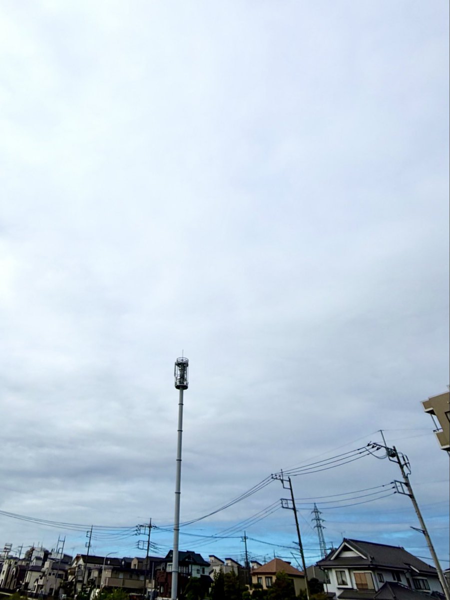 32Yhot's tweet photo. 少しづつ雲が切れて…
おはようございます☁️/☀️
#イマソラ
#さいたま https://t.co/2INZeDFn0n