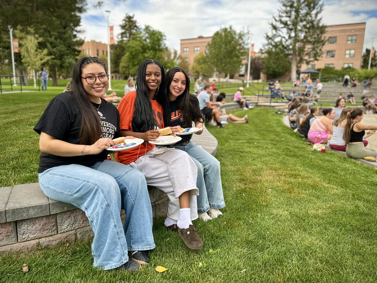 IdahoStateU's tweet photo. #Homecoming Week has entered the chat ๐งก๐พ๐
What a great start to an amazing week. Weโll see you all at the next event ๐ซก https://t.co/LcclxpHvDM