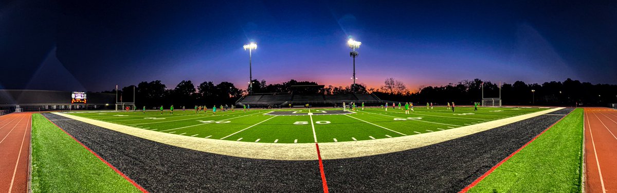 ThompsonFoto12's tweet photo. Hey, it’s not a Friday night, but #WPIALSunsets still happen around the WPIAL during the week. Here at USC just now was pretty sweet. @pghsoccernow @PghSportsNow #WPIAL https://t.co/VZFm2cfVxq