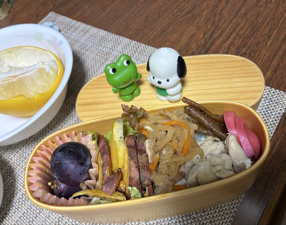 yotto99's tweet photo. おはようございます☁️☀️
シェフ���おかげでおかずが充実弁当🙏
#よっと弁当 https://t.co/IPUNY1Y7PU