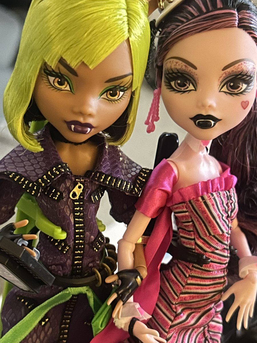 macswvrld's tweet photo. fang-tastic bestiez ☠️🎀 https://t.co/aiahXiKOXu