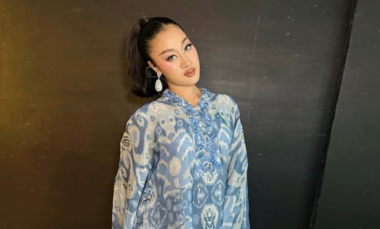 WilayahMy's tweet photo. Aisha Retno Explains Why She Reworked ‘Jodoh Lebaran’ Into Swing Jazz Performance dlvr.it/TVngxV #AishaRetno #JodohLebaran #SwingJazz #MuzikMalaysia #Hiburan https://t.co/KU6g8N0IP2