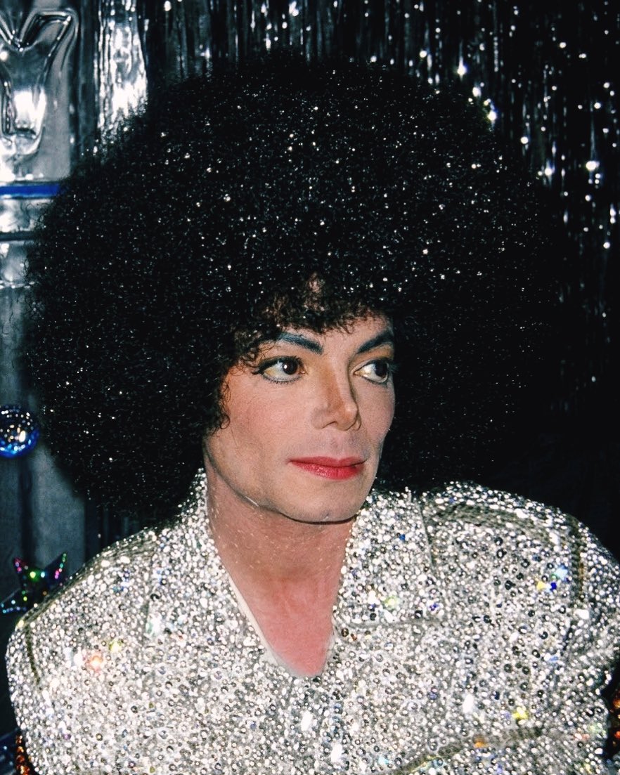 Andrey25_'s tweet photo. Michael Jackson, 2003 https://t.co/VHnBwzVz9w