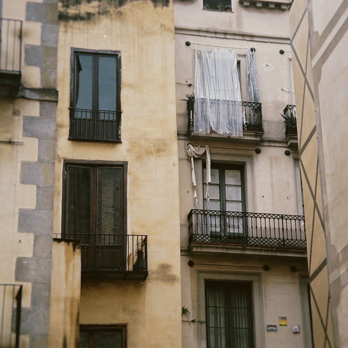 thereislonely's tweet photo. went to barcelona this weekend https://t.co/95osjSoR5v