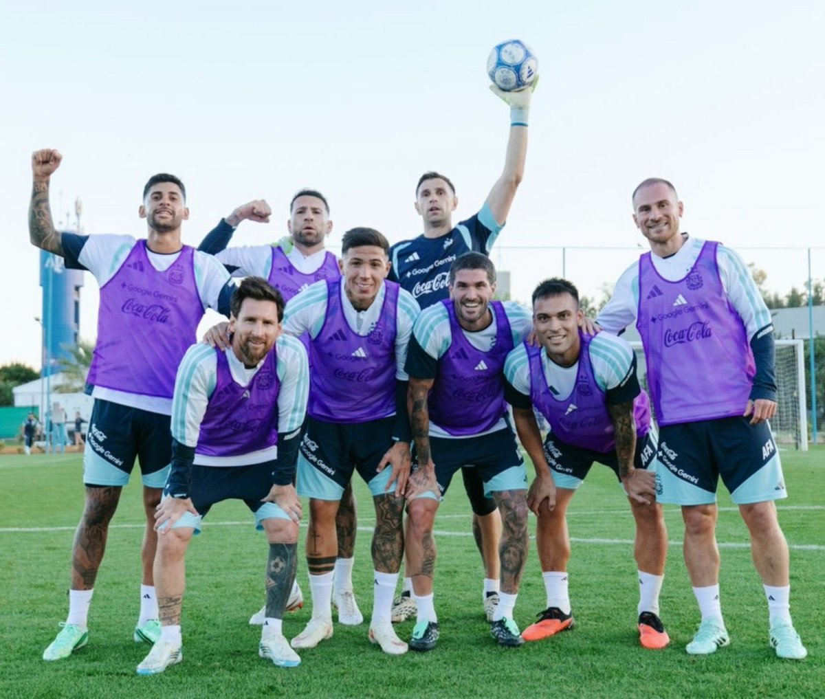 ArchivoLautaro's tweet photo. El último equipo ganador.

Y claro, con Leo. 🥹🇦🇷 https://t.co/2lFRVzyvm3