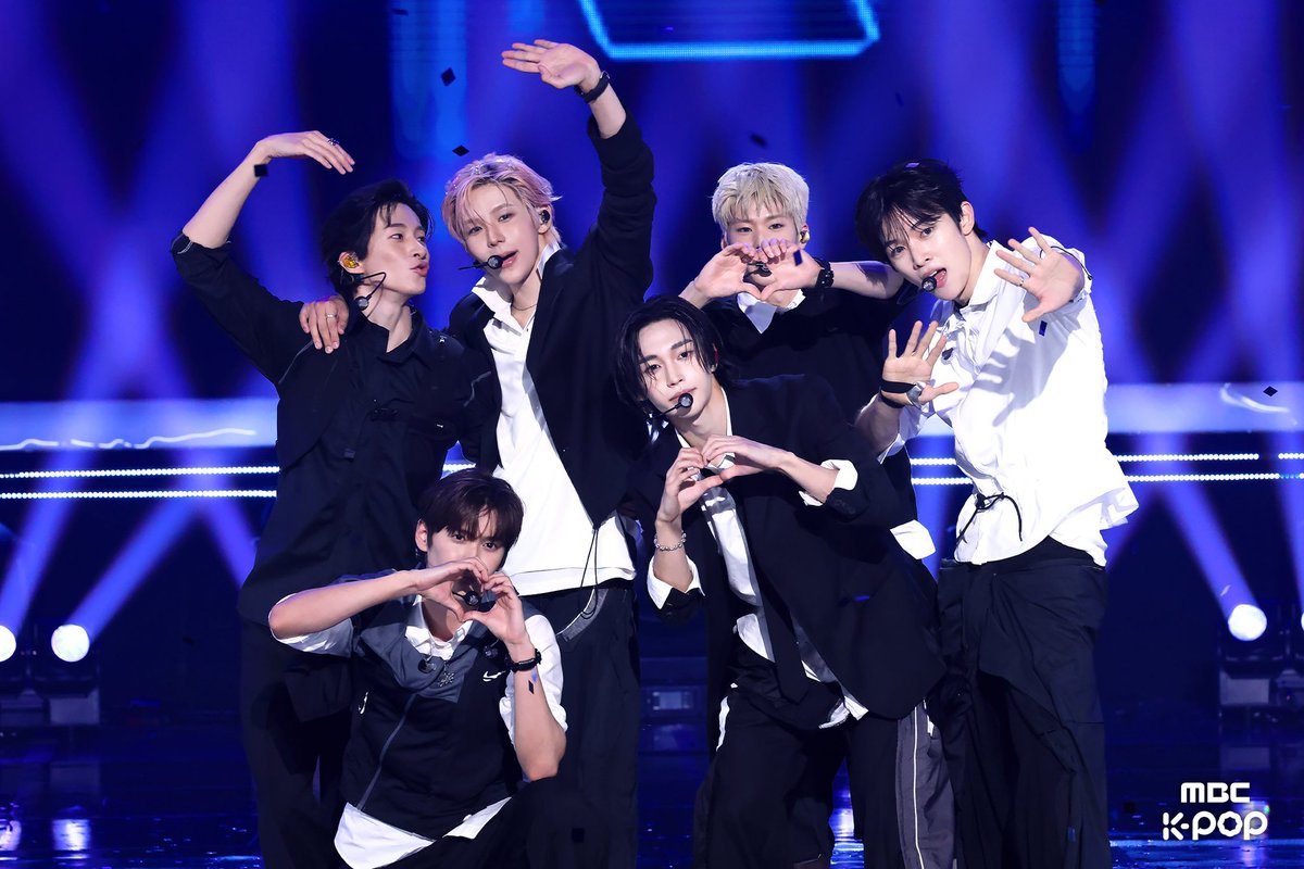STRIIZE's tweet photo. 🚨 RIIZE VOTING UPDATE 🚨

🗳️ KGMA 2026 - Best Music & Artist: #7↔️
🔗 https://t.co/4vZ7Fus5ti

🗳️ Mnet October Comeback Artist Vote: #4↔️
🔗 https://t.co/TbCEcI6t4s

🗳️ AAA 2026 Popularity Awards - Male Group: #5↔️
🔗 https://t.co/HU5ptmoFGp

🔥 BRIIZE, let’s keep pushing and don’t let our guard down! Every vote counts. 🧡

KEEP VOTING, KEEP SUPPORTING RIIZE!

@RIIZE_official