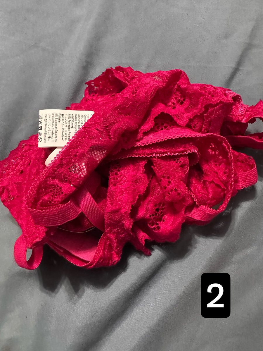 spicylatinosnc's tweet photo. Tell me what’s your favorite color?

1, 2 or 3 🫦

The winner will be posted tomorrow morning 😈

❤️ &amp; ♻️ repost appreciated 🫦

#clothingfetish #fishnet #porn #milf #yourfavoritemodel #locktober https://t.co/TM5uOKCNXT