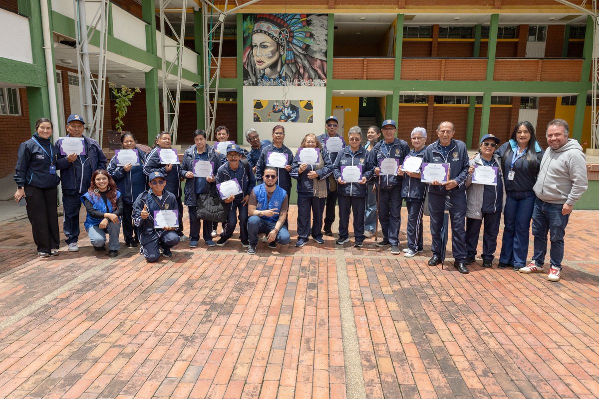 Lab101UNAL's tweet photo. 🔐 Así fue nuestro taller de ciberseguridad, una experiencia que llevamos a cabo con personas mayores en el municipio de Sopó y también en las instalaciones del #LAB101, en el edificio Julio Carrizosa Valenzuela de la @fibogunal - @UNALOficial 

¿Quieres conocer más sobre lo que hacemos en el LAB101?

👉 Ingresa aquí https://t.co/u4huHbQswi

✨ Somos parte de la anatomía creativa del país.

* Este taller fue realizado como parte de la contrapartida de la Universidad Nacional de Colombia en el marco del Convenio Especial de Cooperación Interinstitucional STD-CD-CC-112-2025, celebrado entre el Departamento de Cundinamarca y la Universidad Nacional de Colombia.