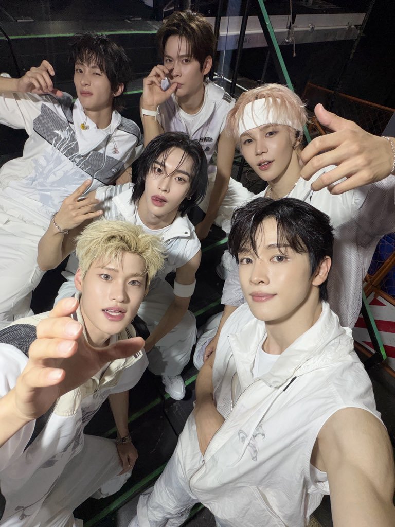 STRIIZE's tweet photo. BRIIZE!!! ARE YOU STILL ON STATIONHEAD?

Let’s join to BRIIZE STATIONHEAD‼

Check this out for BRIIZE active schedules that you can tune in! Make sure to connect to your spotify premium or Apple Music!

@briize_voting
🗓 EVERYDAY ON 7AM - 1AM (JST) 

@RIIZEstream_INA
🗓 EVERYDAY ON 11AM - 2AM (KST)

@Project4RIIZE
🗓 Monday to Saturday on 10PM - 12AM (KST)

🔗 https://t.co/TT25Mz9XG4
🔗 https://t.co/UvaMSVWQQ6
🔗 https://t.co/lxhF2IETY9

Thankyou everyone who run the stationhead and BRIIZE let's join the stationhead at your spare time. Let's do the best for RIIZE! 🧡

#RIIZE #라이즈 
@RIIZE_official

-STRIIZE🐯